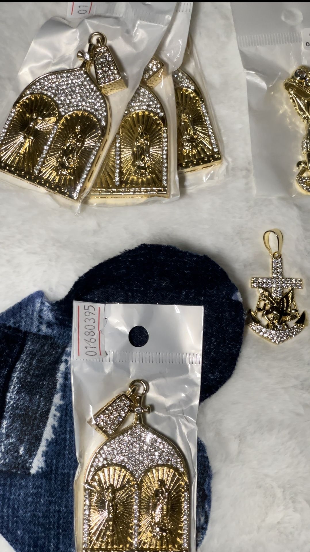 Reseller Deal – 42 Gold-Filled Chains, Bracelets & Pendants (Full Bundle)