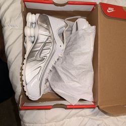Nike Shox Size 6
