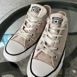 Girl Converse 