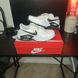 Nike Air Max Excee Size 7