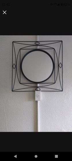 Mirror Beautiful Design Black Metal Frame Excellent Condition