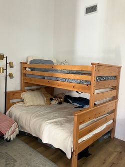Bunk beds twin over full