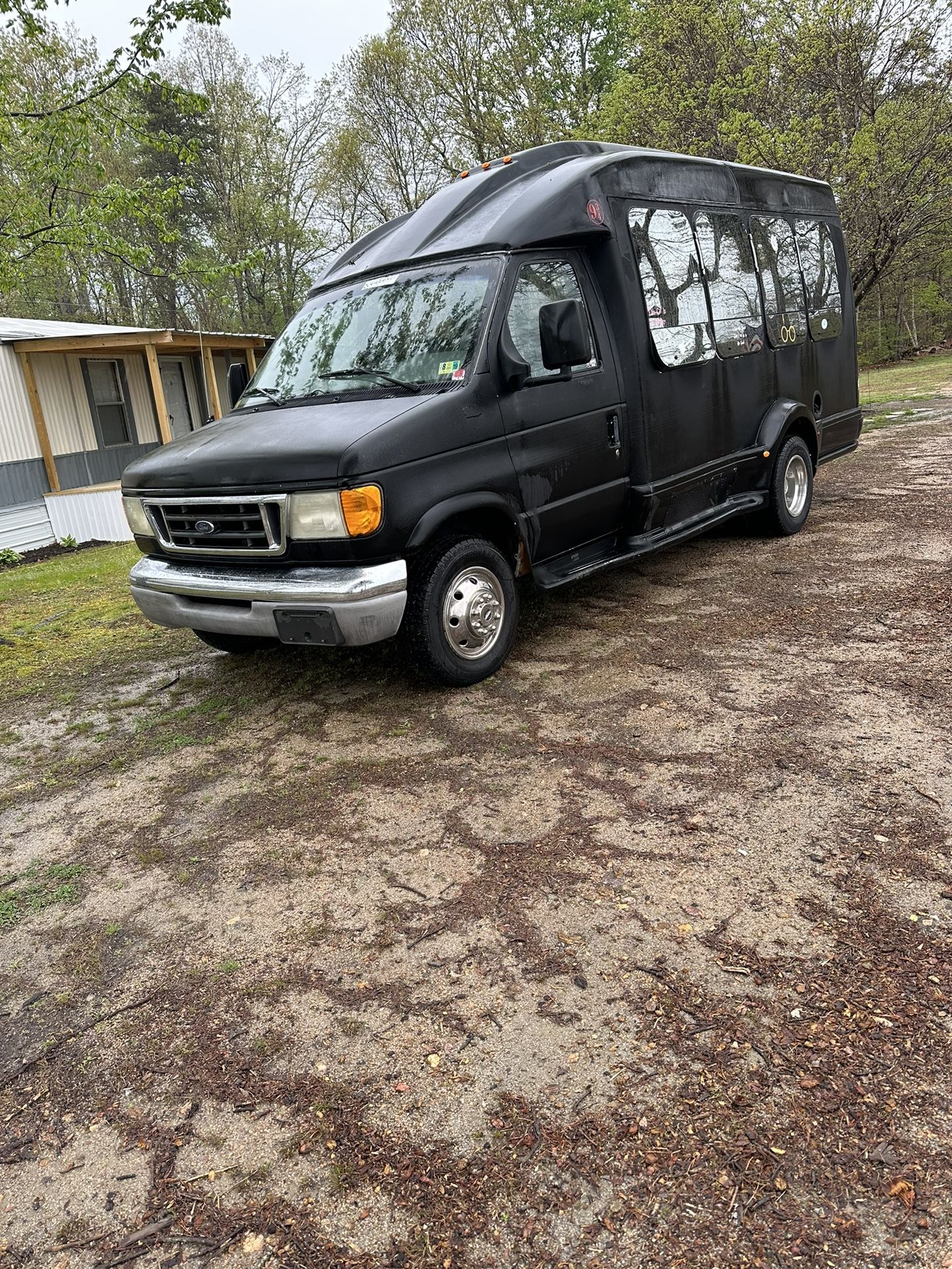 2003 Ford E-350