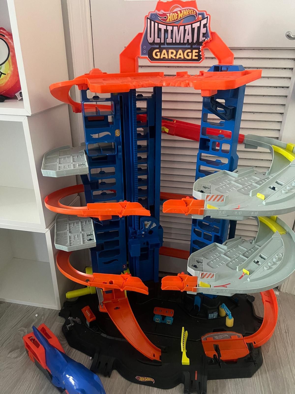 Hot Wheels Garage