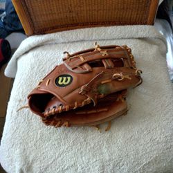 Wilson  " The A 2000" -XXL  Pro Back  12.5 inch Softball Glove. In Very Nice Condition 