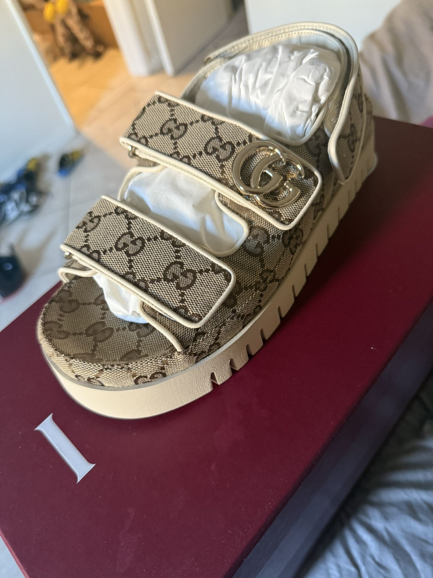 *NEW* GUCCI WOMEN SANDALS