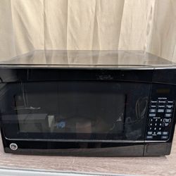 Microwave by GE
