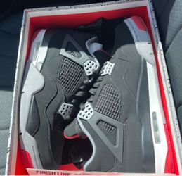 Brand new Jordan retro 4 bred size 10 2019 bought from finishline 260