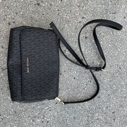 Michael Kors Pouchette