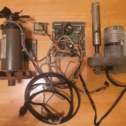 DC Drive Motor 12-0049 W/Mount Bracket, circuit board, tilt motor