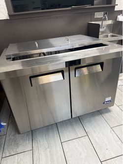 Sandwich prep table and fridge