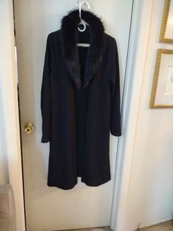 Black Sweater Knit/ Faux Fur Collar " Like new" 