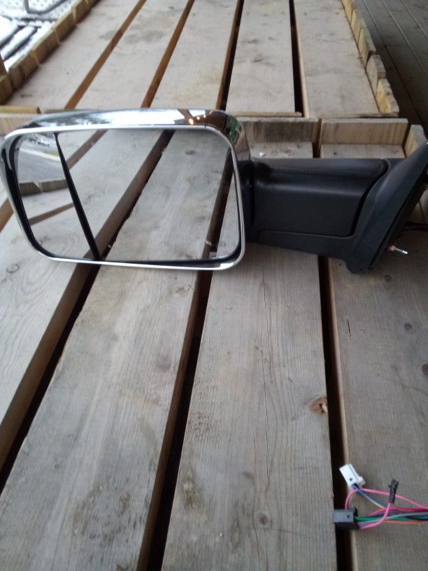 Dodge Ram 2500/3500 Tow Mirrors (2019-2022)
Flip-up RAM style towing mirrors.

111