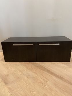 Wall mount cabinet