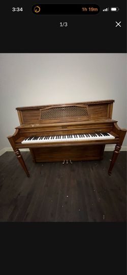 Baldwin upright piano