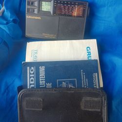 Vintage  Grundig Traveller II Radio