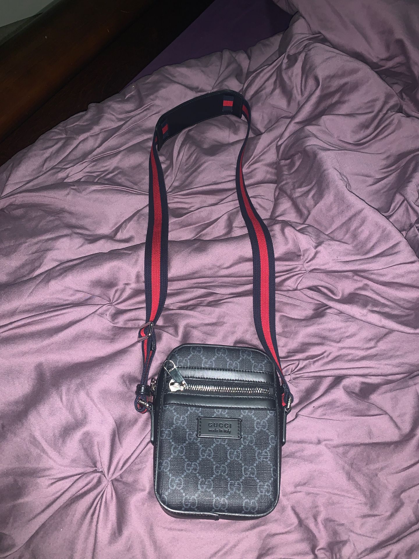 Gucci Supreme Small Messenger Bag
