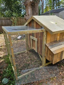 FLORIDA TOUGH CUSTOM CHICKEN COOPS HANDCRAFTED AND PREDATOR PROOF