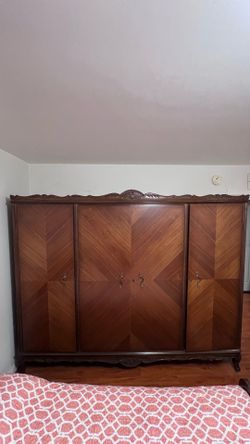 Classic Two Bed Bedroom Set