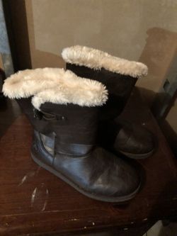 5 pairs of ladies size 8 81/2 and 9 boots