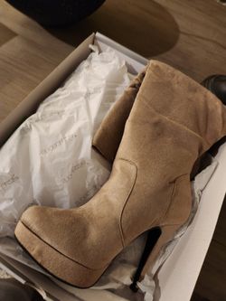 Women's Suede Boots