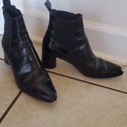 ZARA LEATHER BOOTS  SIZE 36