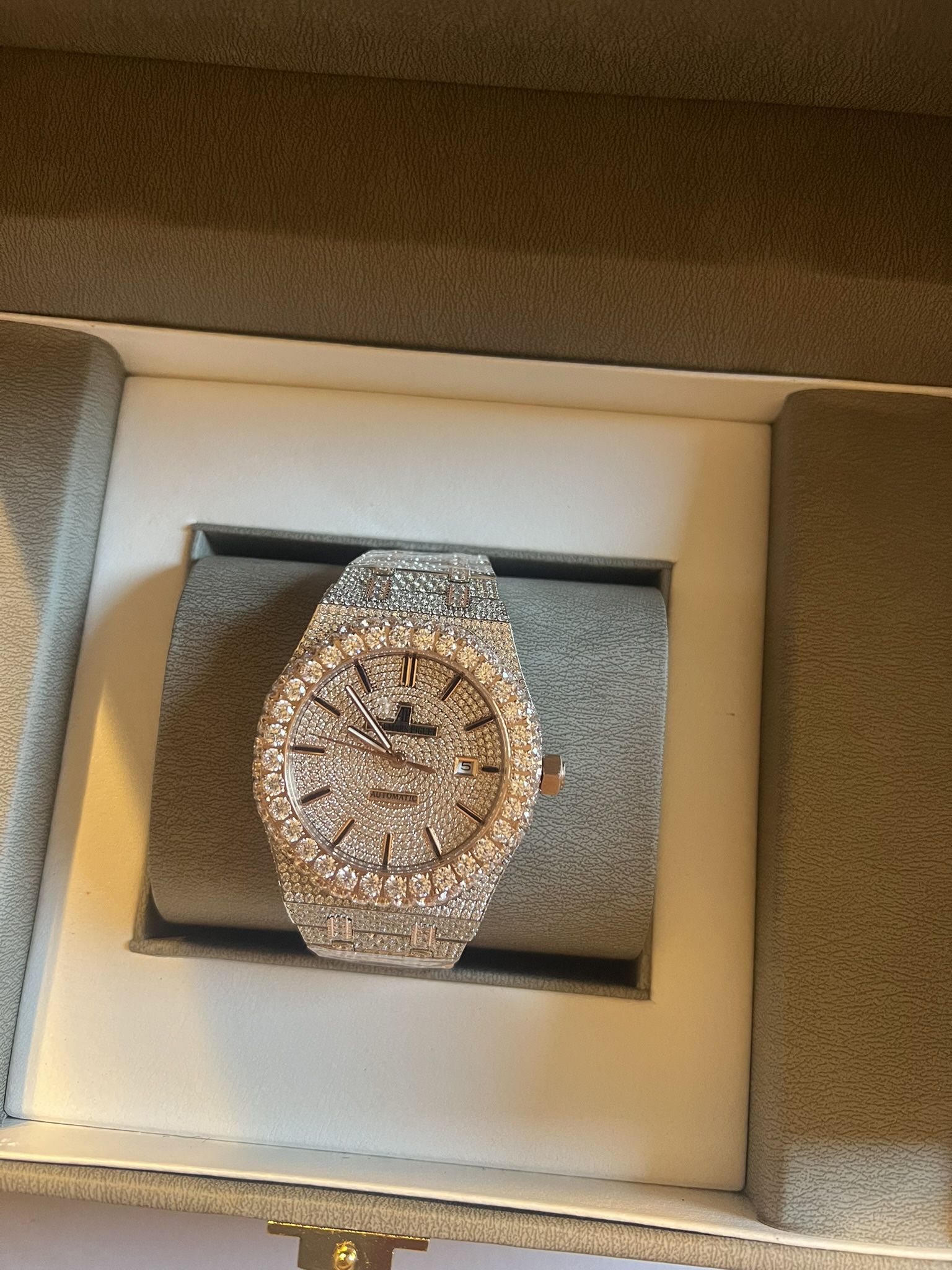 AP Watch w/ Diamonds