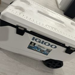 Igloo Roller Cooler