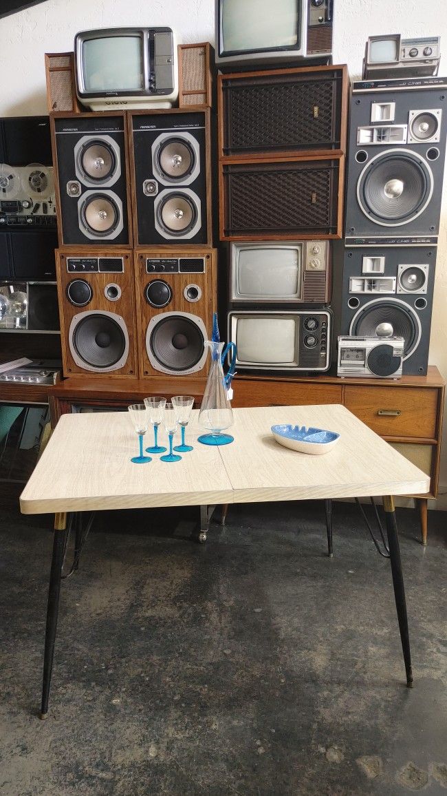 Vintage MCM Mid Century 1950s - 1960s Virtue Bros Brothers Dining Room Dinner Table Dinette Drop Leaf Formica Metal Edge Folding Hairpin Legs Black