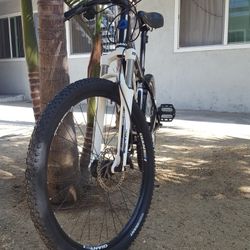 Giant Revel Mountain Bike 