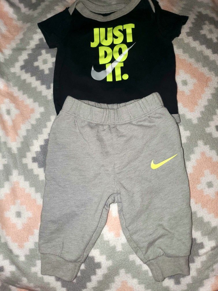 6 Monty Baby Boy Nike Set
