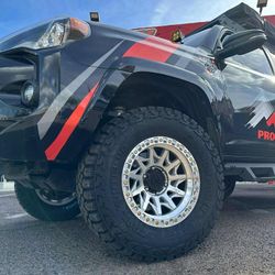 17x9 Lock Off-road Rines Y Llantas 33/1250/17 Venom Power RT