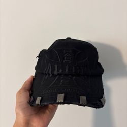 Alice in Hollywood hat