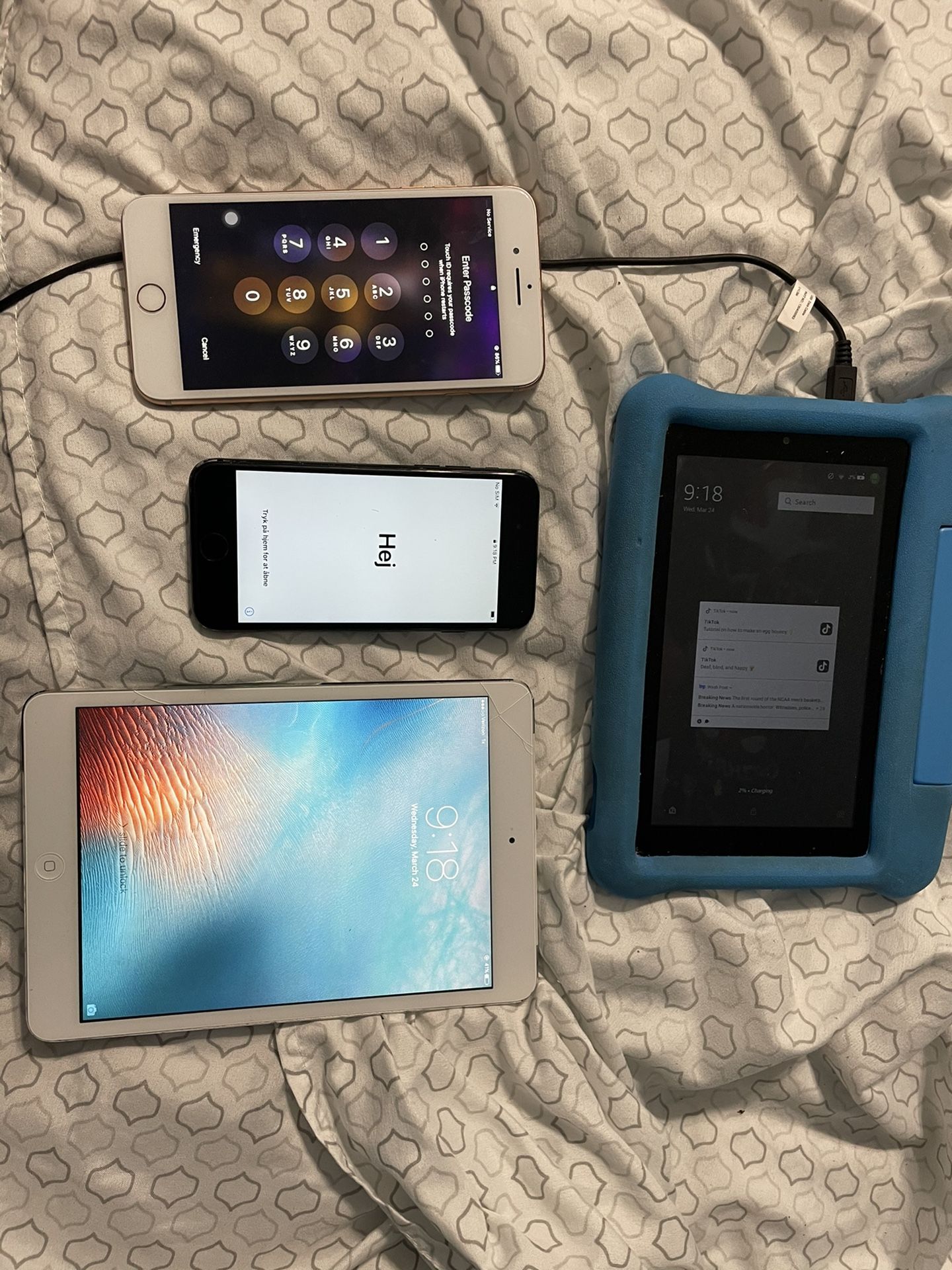 Apple & Kindle Electronics