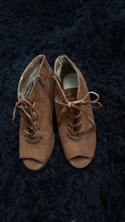 Open toe shoes