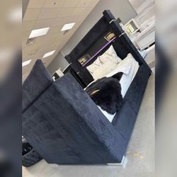 Queen size bed frae with TV lift USB SD card slot fireplace visualization