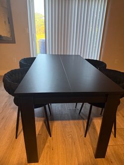 Black Dining Table + 4 Velvet Chairs – Set