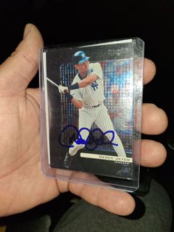 SIGNED DEREK JETER NEW YORK YANKEE CARD