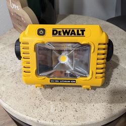 📌DEWALT 20V MAX Compact Cordless Task Light) 👉PRECIO FIRME NO MENOS👉$95