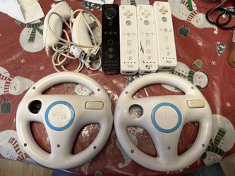 Wii Controllers And Nunchucks 