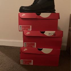 🔥🔥Nike Boots🔥🔥10.5,11