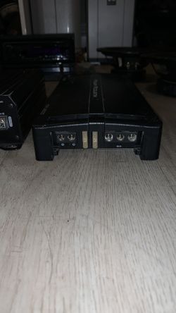 Car Amplifiers Both Over 1100w 