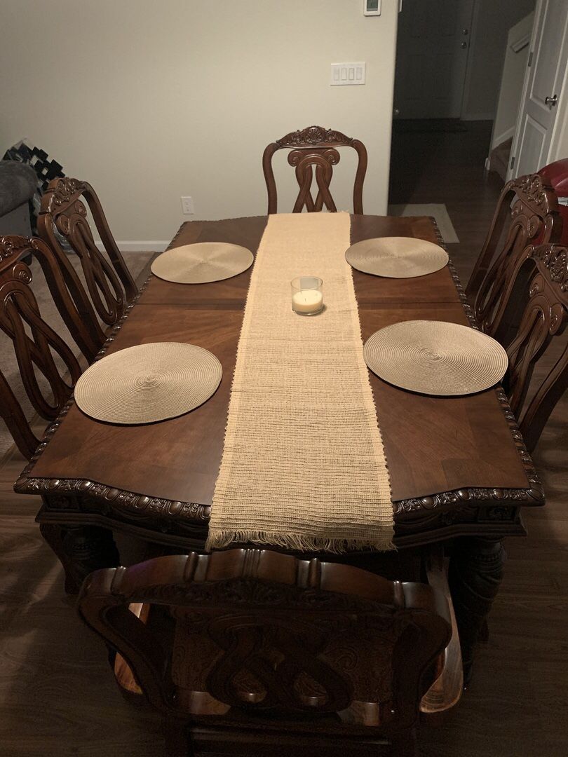 North Shore Dark Brown Rope Back Dining Room Set