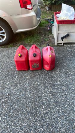 3 x 5 Gallons Gas Cans