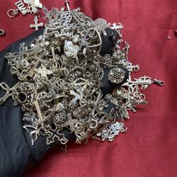 10 Troy Ounces (322g) .925 Sterling Silver Charms, Pendants & Findings – Tested