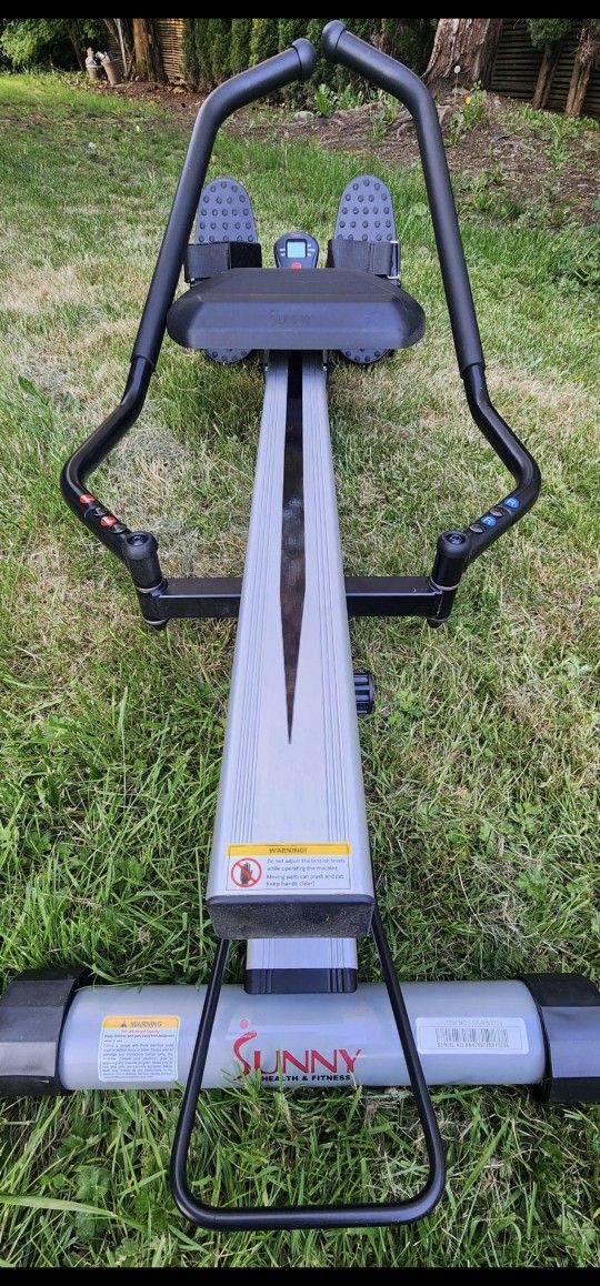 Rowing Machine - Sunny full motion rower