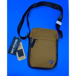 True Religion Jiny Max Men’s Crossbody Bag color Tan New! 
