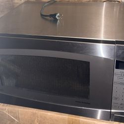 G.E. Profile 1200-Watt Countertop Microwave