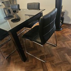 Extendable Dinning Table & Six Chairs set