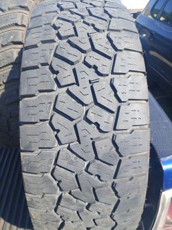 LT265/75R16 Falken Wildpeak AT3 Tire (1)